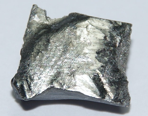 テルビウムの金属試料。
